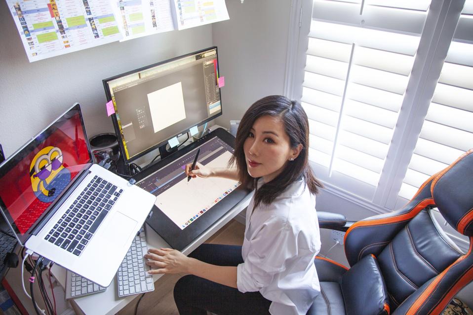 Momo Wang, director creativo y animador de Illumination Entertainment, diseñando