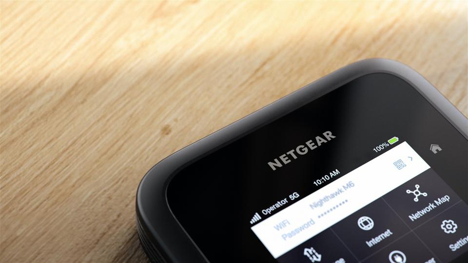Netgear M6 Pro close up