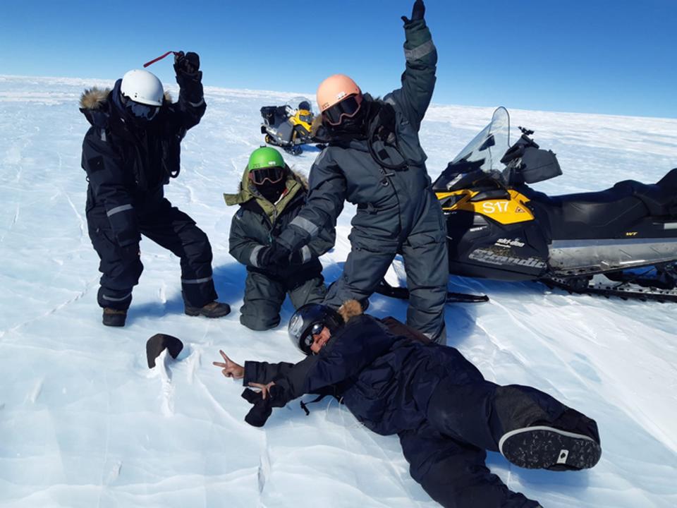 The researchers with their 16.7-pound find. White helmet: Maria Schönbächler. Green helmet: Maria Valdes. Black helmet: Ryoga Maeda. Orange helmet: Vinciane Debaille. Photo courtesy of Maria Valdes.  