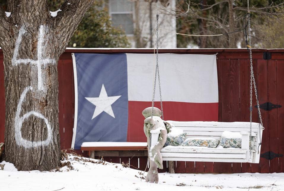 Texas lucha contra cortes de energía y frío sin precedentes