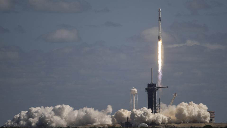 Екіпаж SpaceX запускає до Міжнародної космічної станції