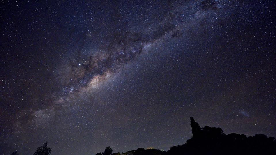 URUGUAY-ASTRONOMÍA-VÍA LÁCTEA-CENTRO GALÁCTICO