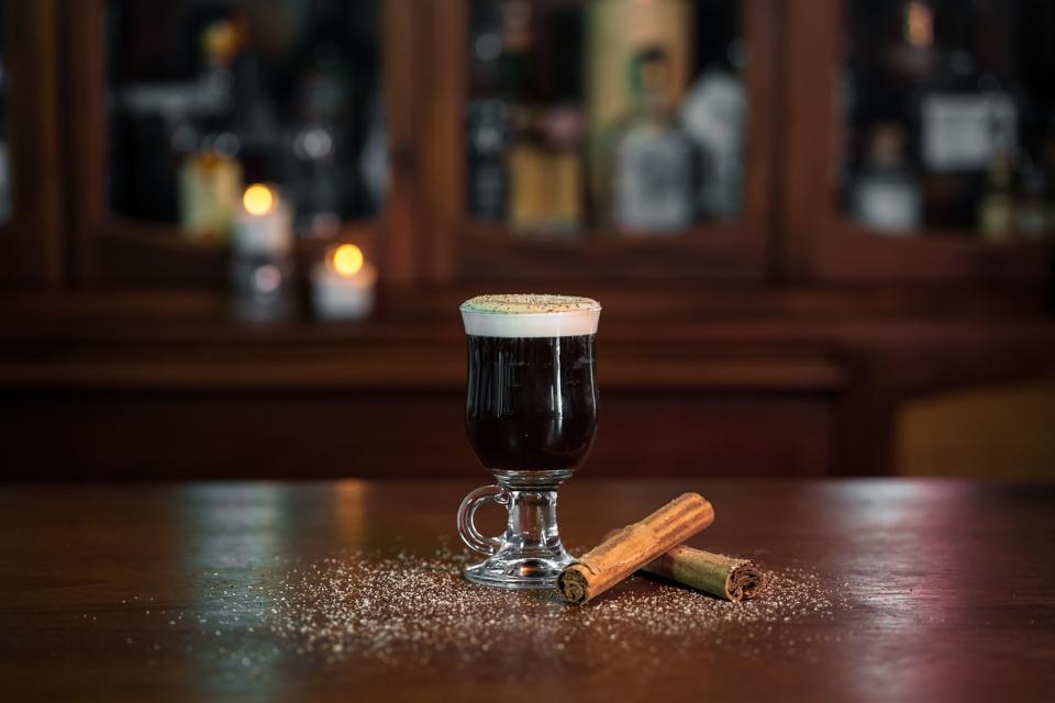 irish-coffee_best-hot-cocktails_02