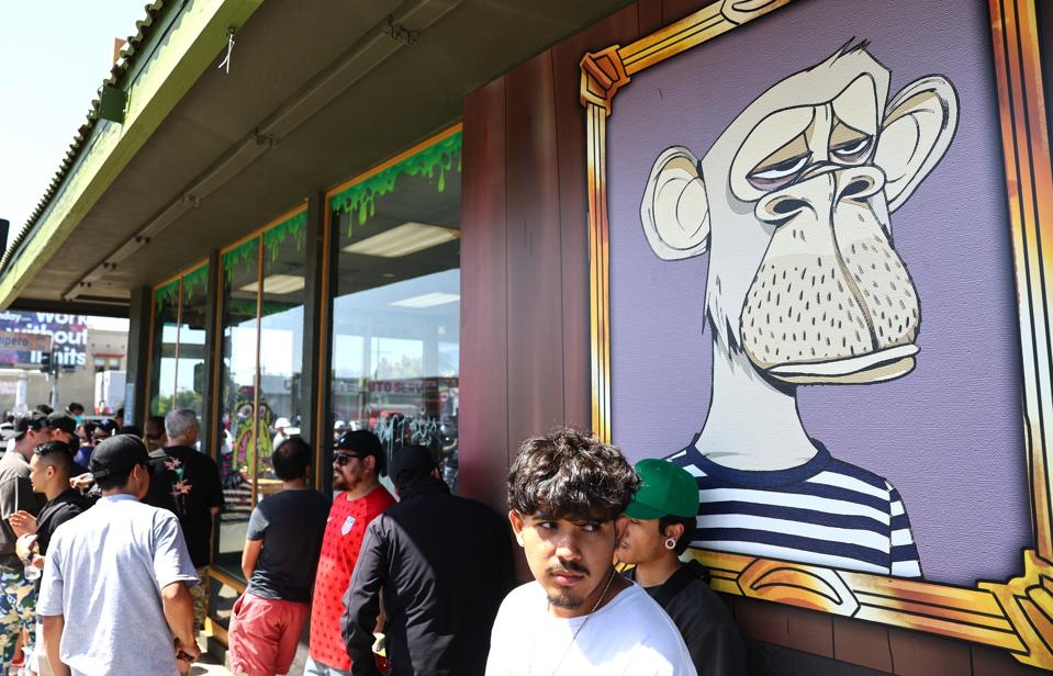 El restaurante temático Bored Ape Yacht Club NFT abre en Long Beach, California