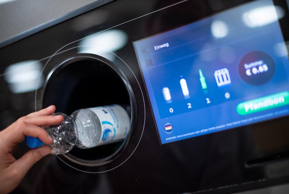 Bottle deposit machine