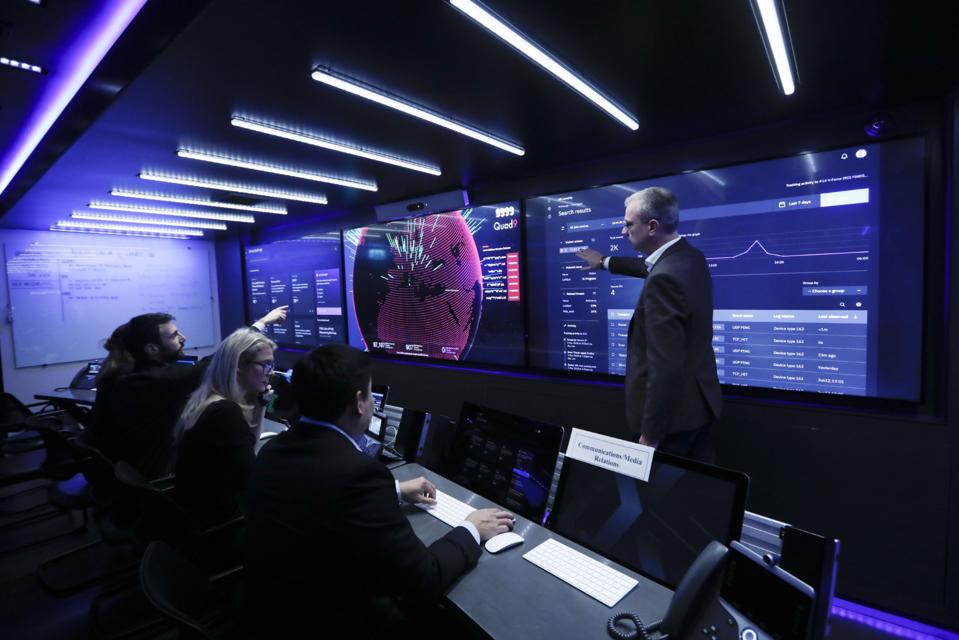 Учебное упражнение IBM Cyber Security на 18 колесах