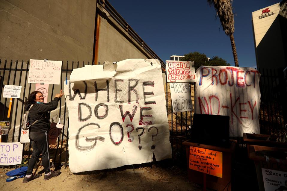 Unhoused tenants rally
