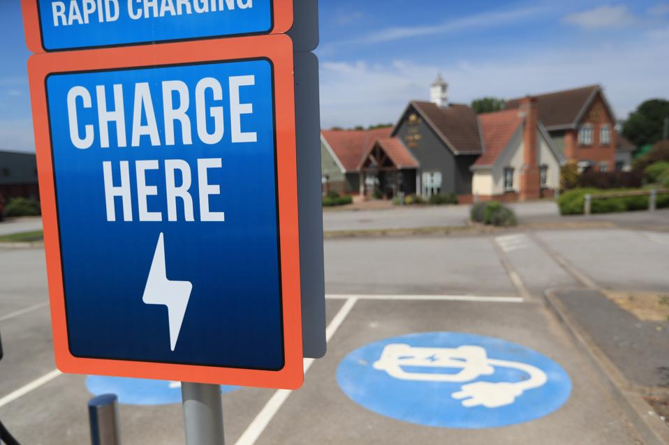 Punto de carga rápida para vehículos eléctricos Engenie