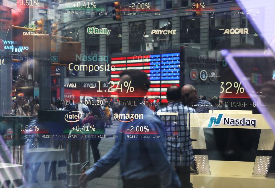 NASDAQ Falls On Tech Company Earnings Reports