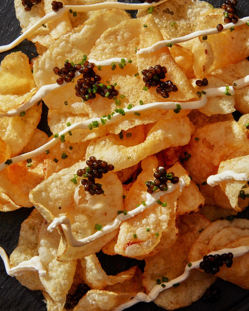 potato chips with caviar