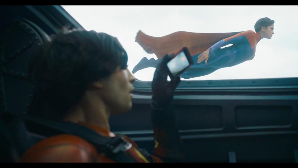 Michael Keaton’s Batman, Supergirl And More Team Up In ‘The Flash