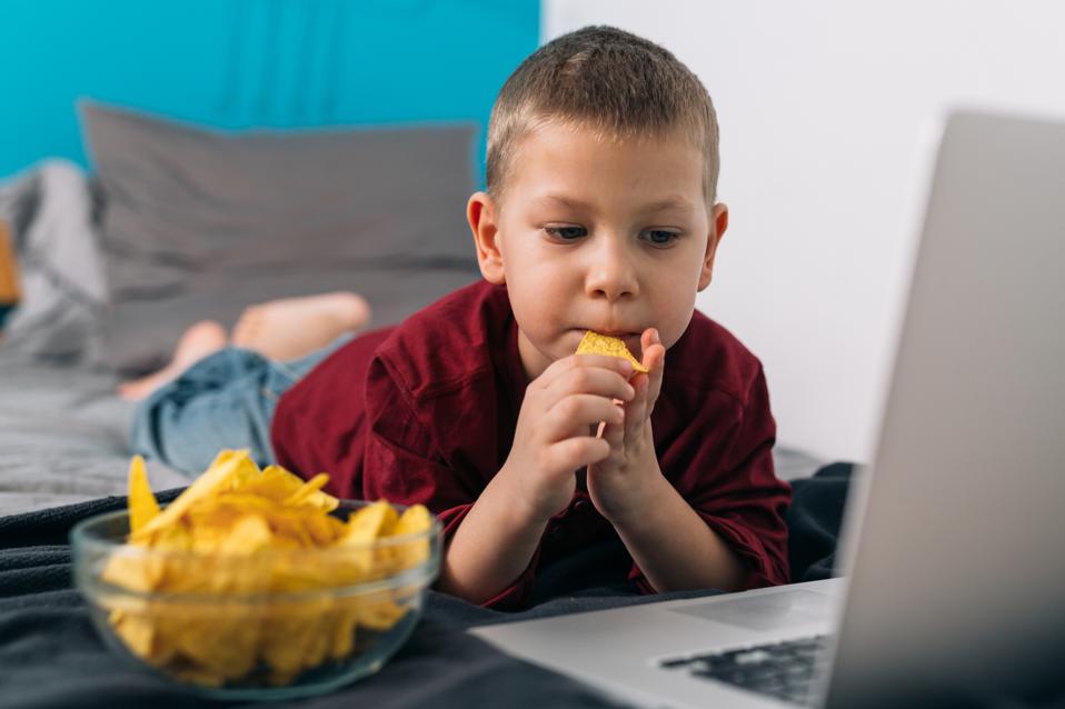 YouTube Influencers Promoting Junk Food To Kids(00)