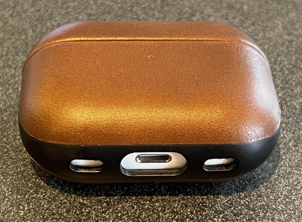 Review: Nomad Modern Leather Case For AirPods Pro (2nd Gen)