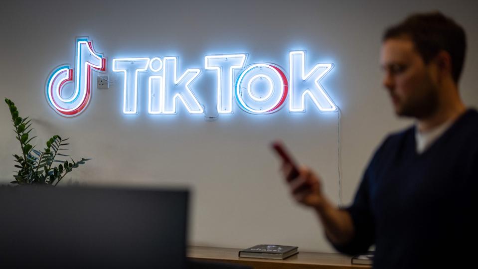 "БРИТАНІЯ-МУЗИКА-ТЕХНОЛОГІЇ-СОЦІАЛЬНЕ