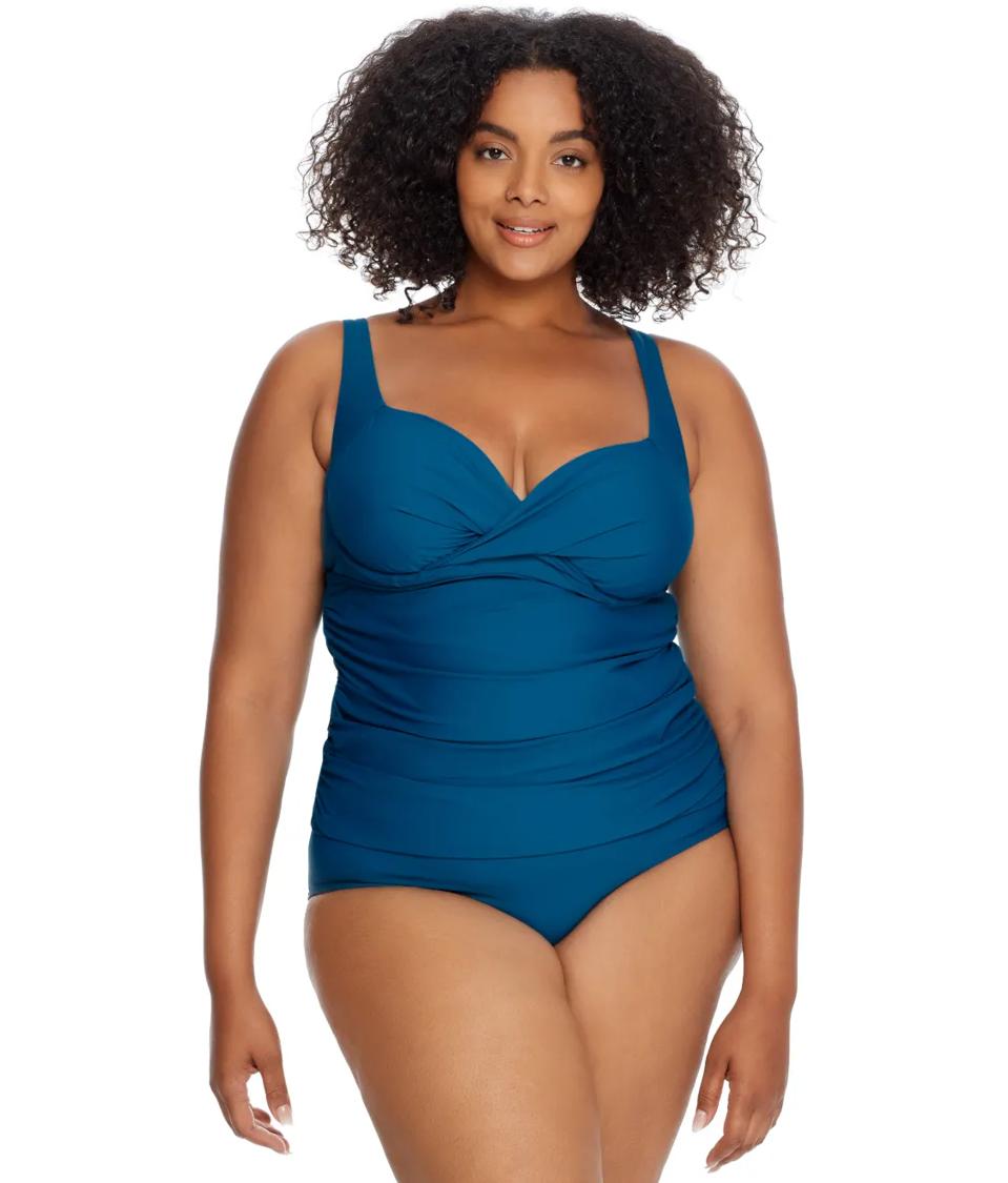 Full Figured Women In Bathing Suits full-figured-women-in-bathing-suits