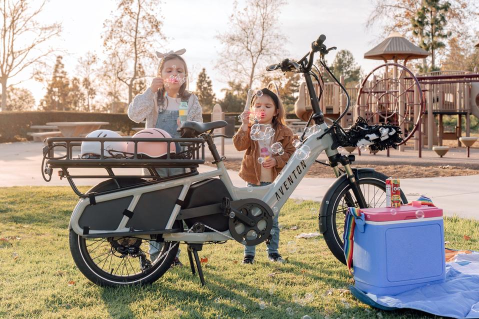 Aventon-Abound-Cargo-ebike