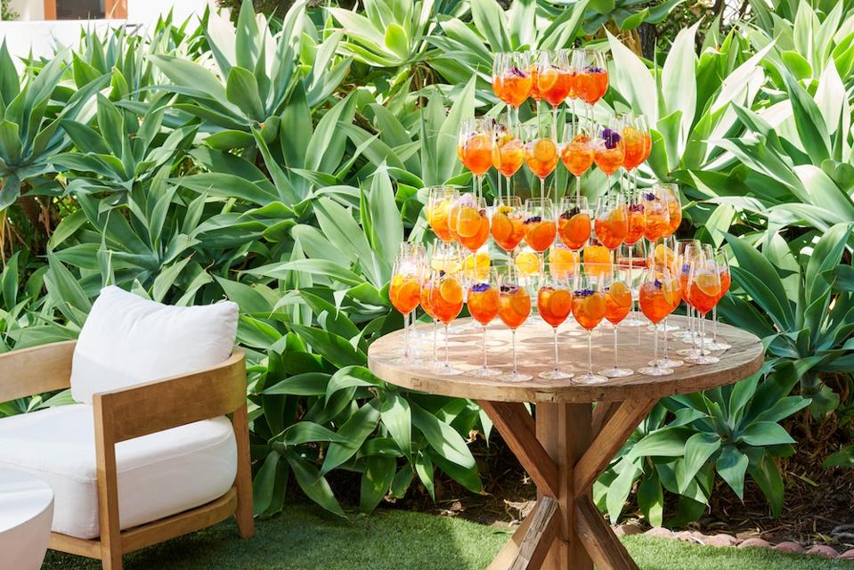 461595199-giada_catering_aperolspritztable_kachatorian_0399