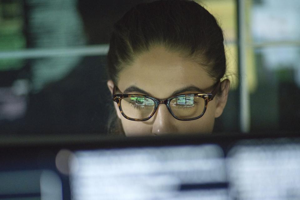 Data woman monitors
