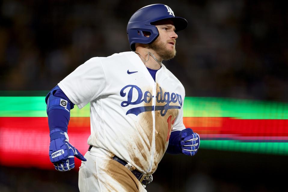スポーツ Los Angeles Dodgers MAX MUNCY Versatile Max Muncy Is Inconsistent, But Very Valuable To