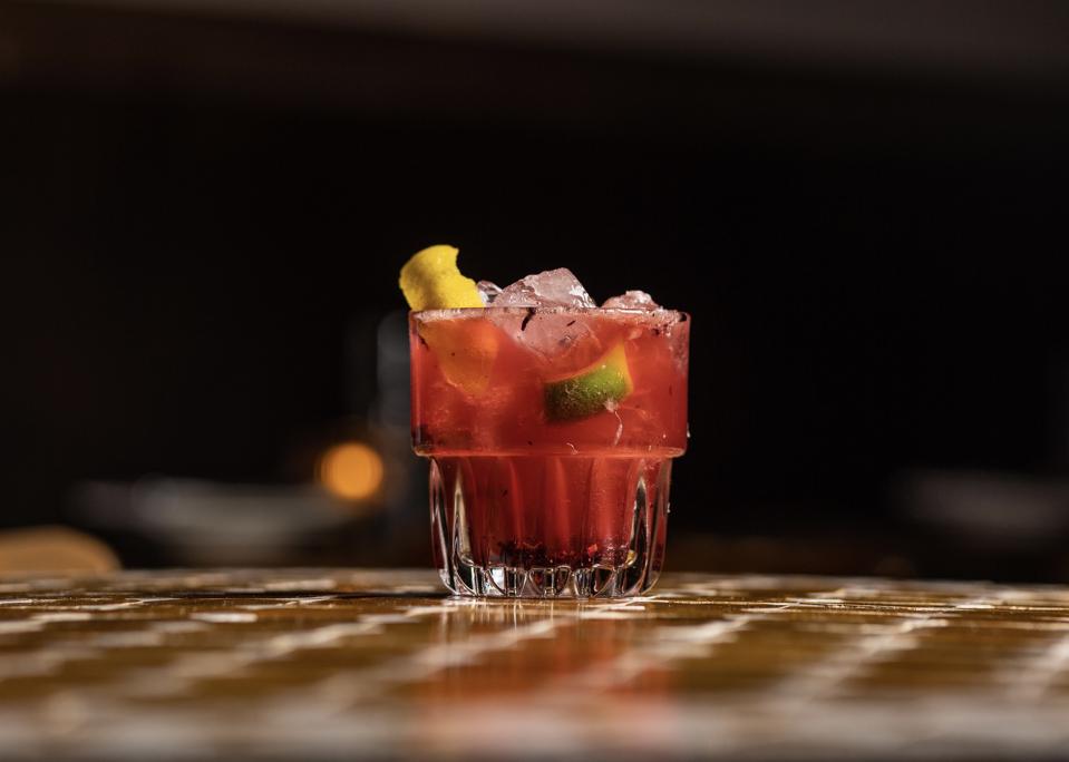 hibiscus-caipiroska_best-spring-cocktails-2023