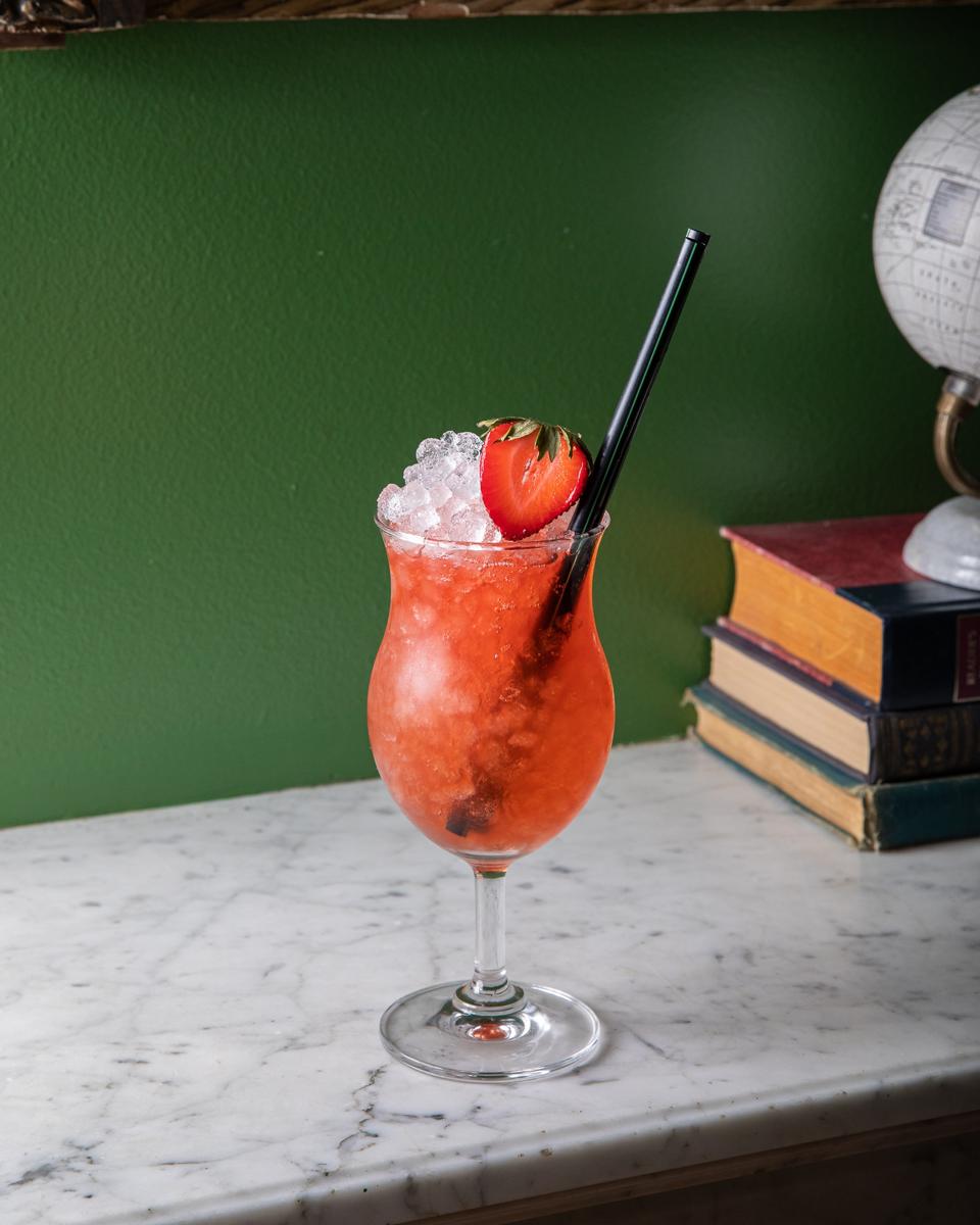 peychauds-hurricane_credit-kat kimball_best-spring-cocktails-2023_02