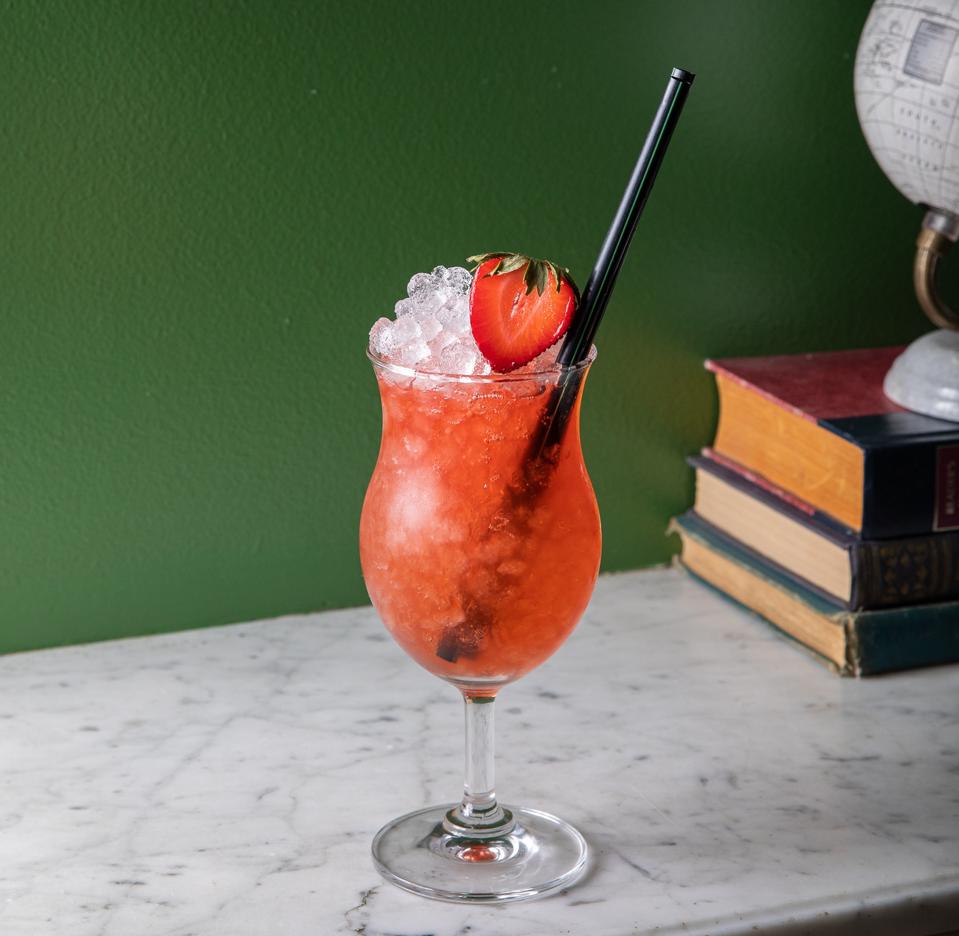 peychauds-hurricane_credit-kat kimball_best-spring-cocktails-2023_02