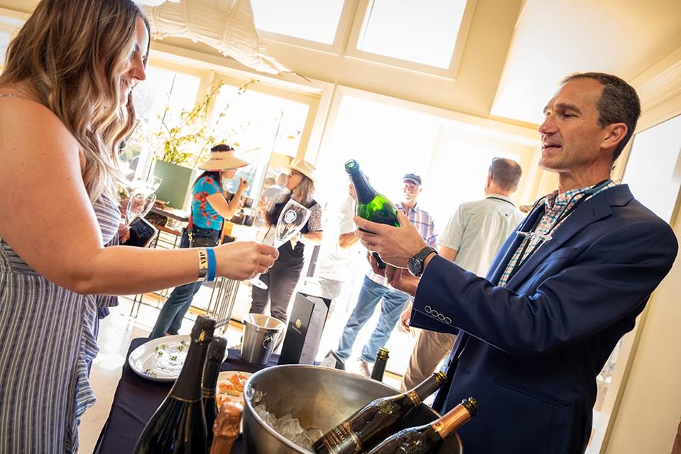 Roederer Winemaker Arnaud Pouring VIP Bubble Lounge_ 2022_Pinot_Noir_Festival_AVWA_KellyJOwen-178_WEB