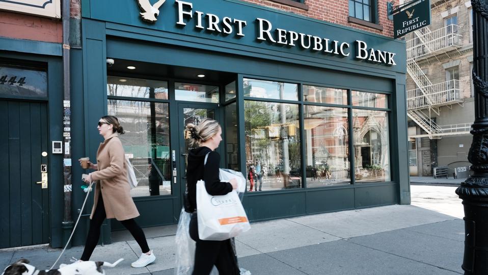 Troubled First Republic Bank Reports First Quarter Earnings
