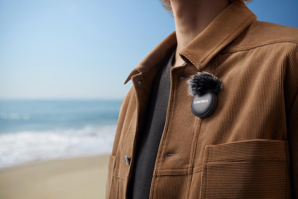 AnkerWork's New M650 Wireless Microphones Are The Stylish Choice