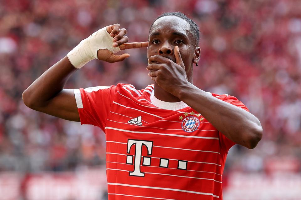 FC Bayern München v VfB Stuttgart - Bundesliga