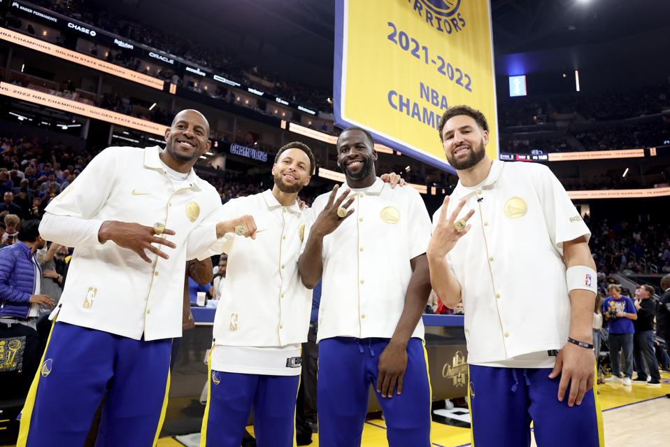 Los Angeles Lakers v Golden State Warriors