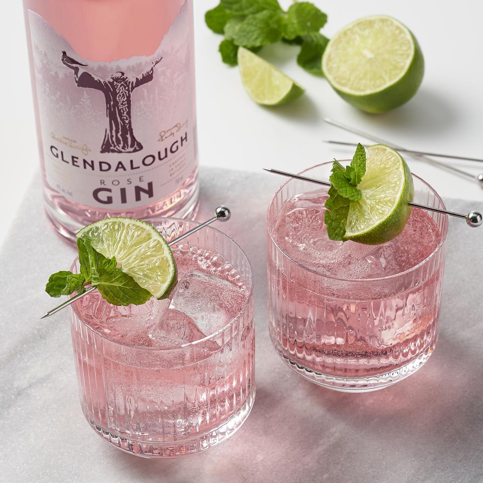 glendalough-rose-gin-and-tonic_best-gin-and-tonic-recipes_2023