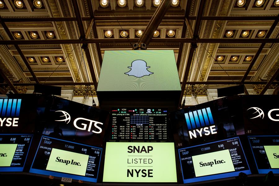 Will Snap Capture Investors Like Facebook Or Follow Twitter's Disappearing Act?