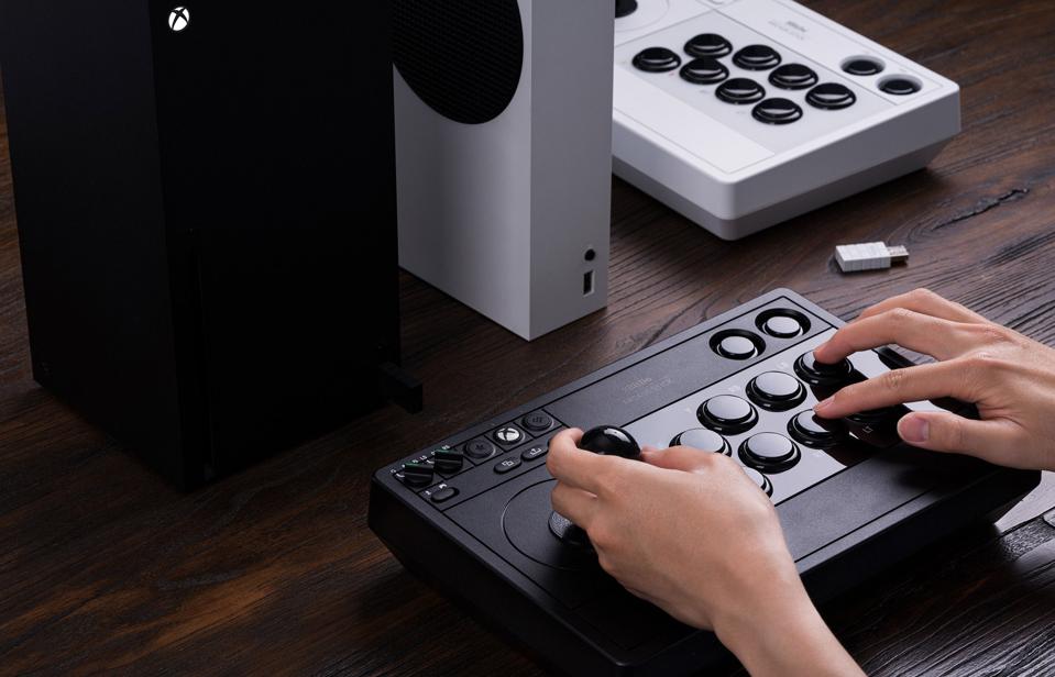 8BitDo Arcade Stick For Xbox Review: Necessary Hardware For Any