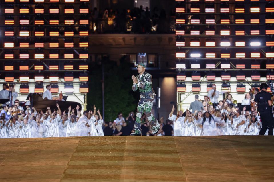 Louis Vuitton: Runway - Pharrell Williams - Paris Fashion Week - Menswear Spring/Summer 2024
