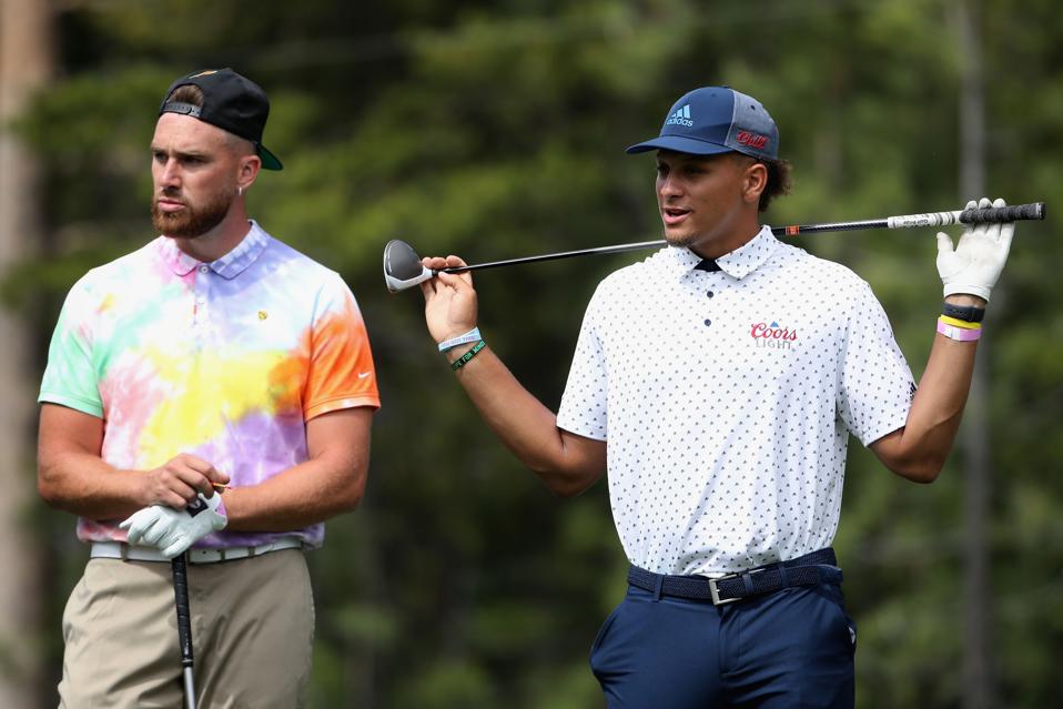 Travis Kelce and Patrick Mahomes will golf on the same on Thursday.