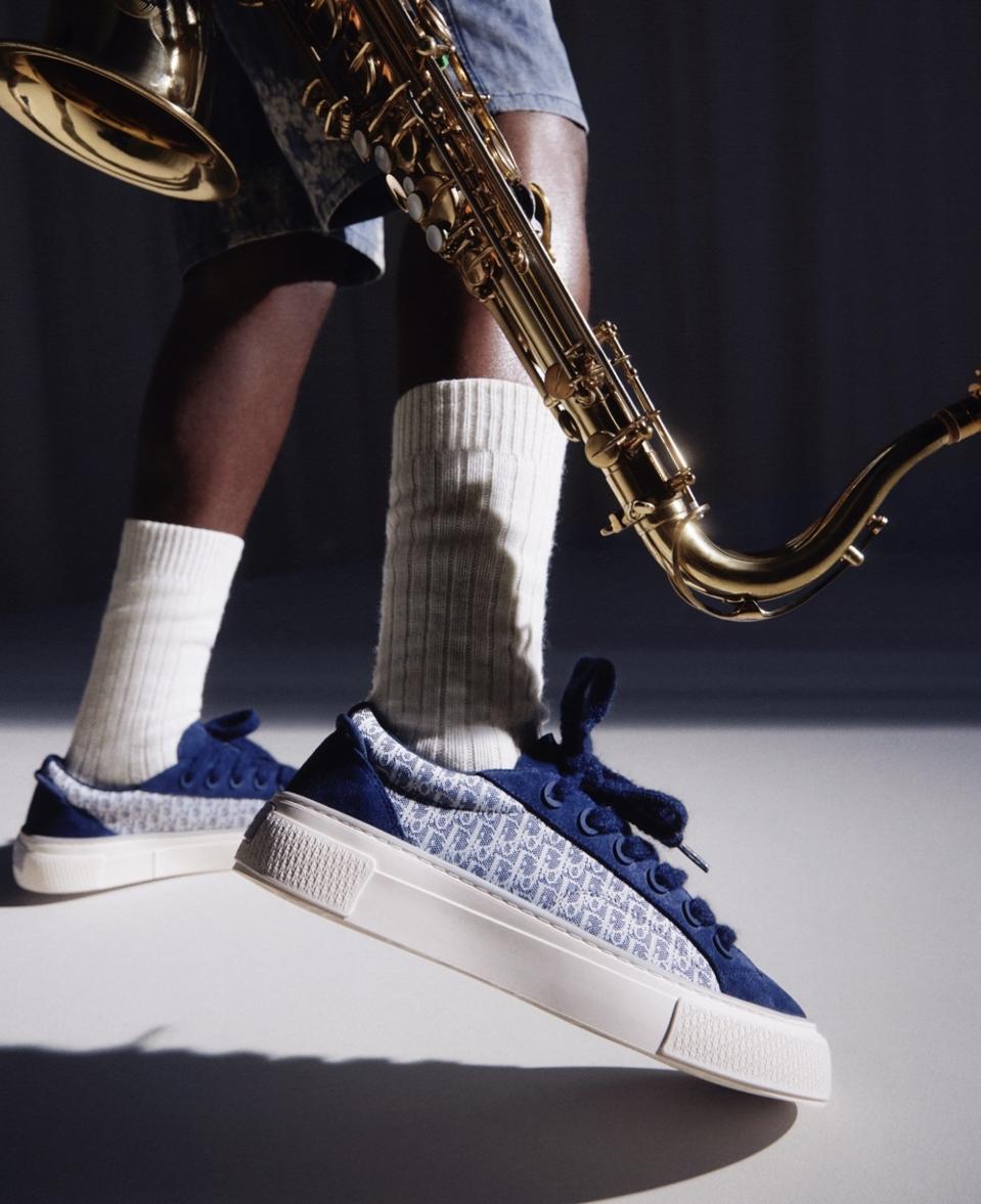 Dior Men's connected B33 sneakers from the Dior Tears Capsule collection. 