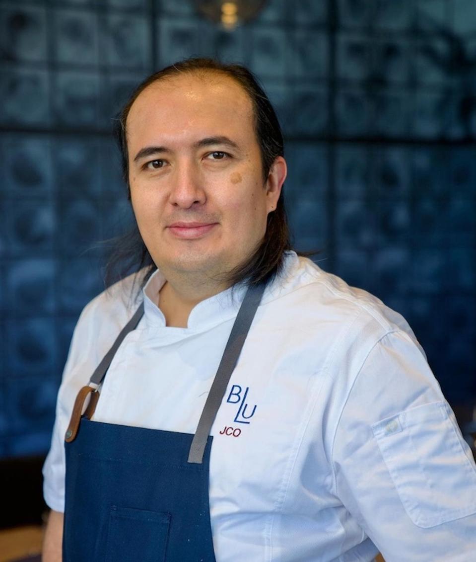 Huge in scope and ambition, Blu on Hudson has the view and the food to match. Huge in scope and ambition, Blu on Hudson has the view and the food to match.