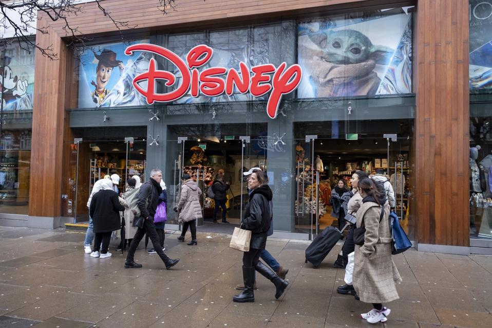 How The Disney Store Made $90 Million Of Revenue With Just One Outlet ...