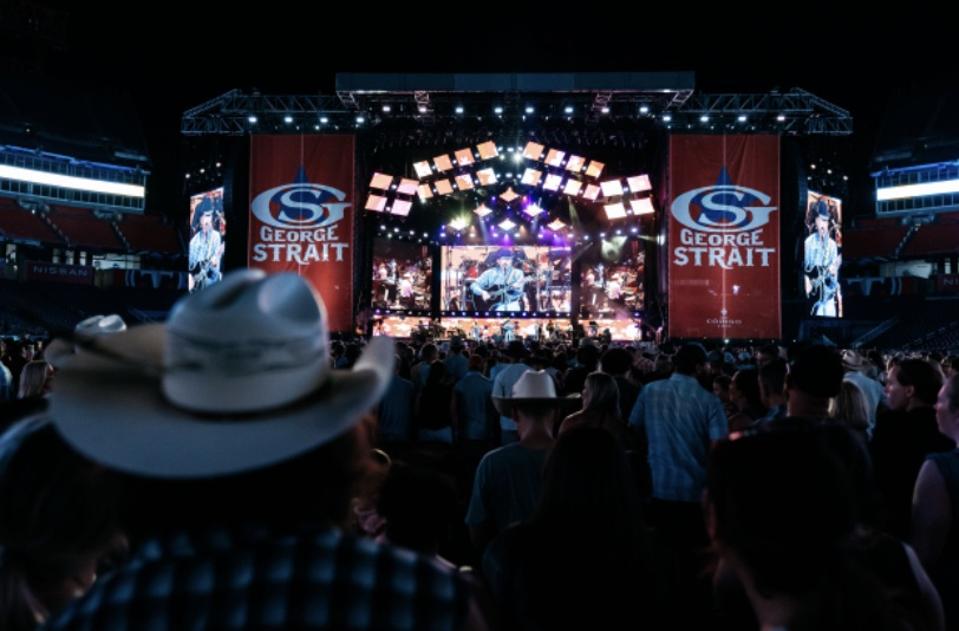 https://specials-images.forbesimg.com/imageserve/64c578d3ffe8c0143fade19d/George-Strait-at-Nashville-stadium-show--July-28--2023/960x0.jpg?fit=scale