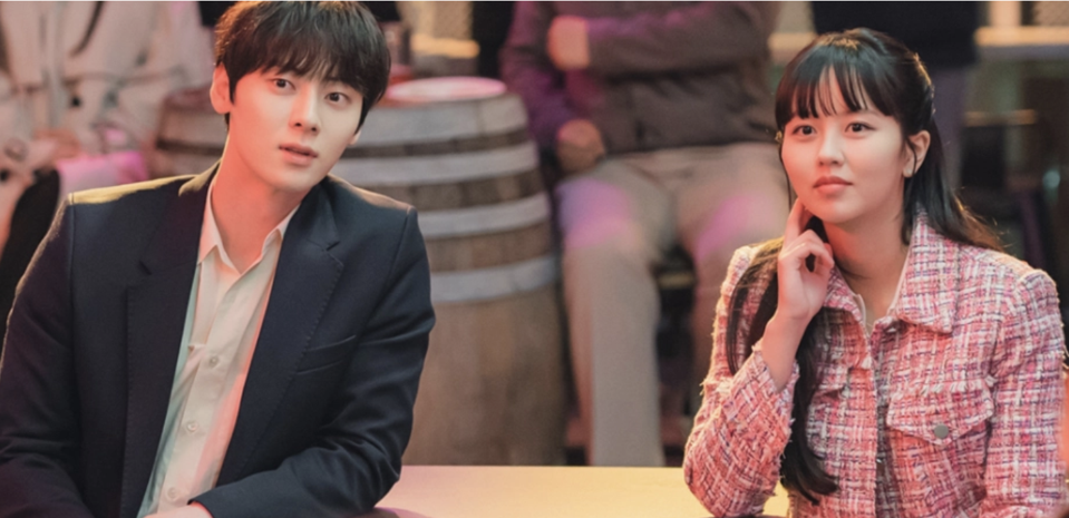 Actors Minhyun and Kim So-hyun
