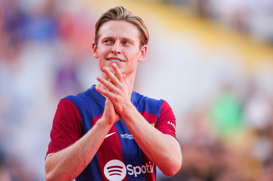 FC Barcelona should expect to keep Frenkie de Jong around.
