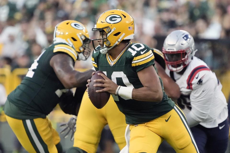 Patriots Packers Football