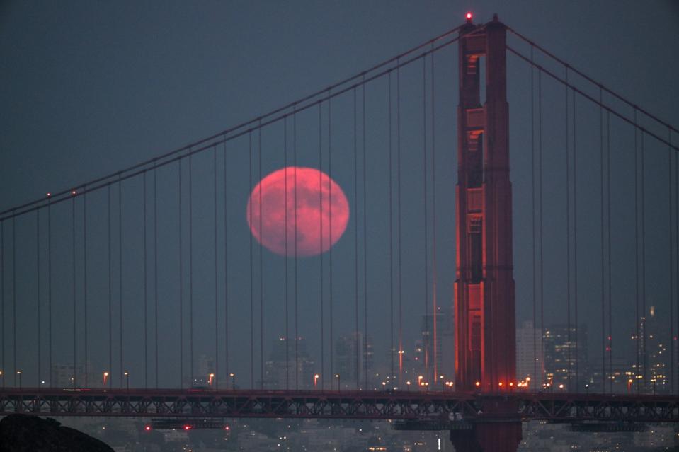 Super moon rises over Golden in San Francisco