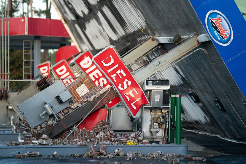 Hurricane Idalia Slams Into Florida's Gulf Coast