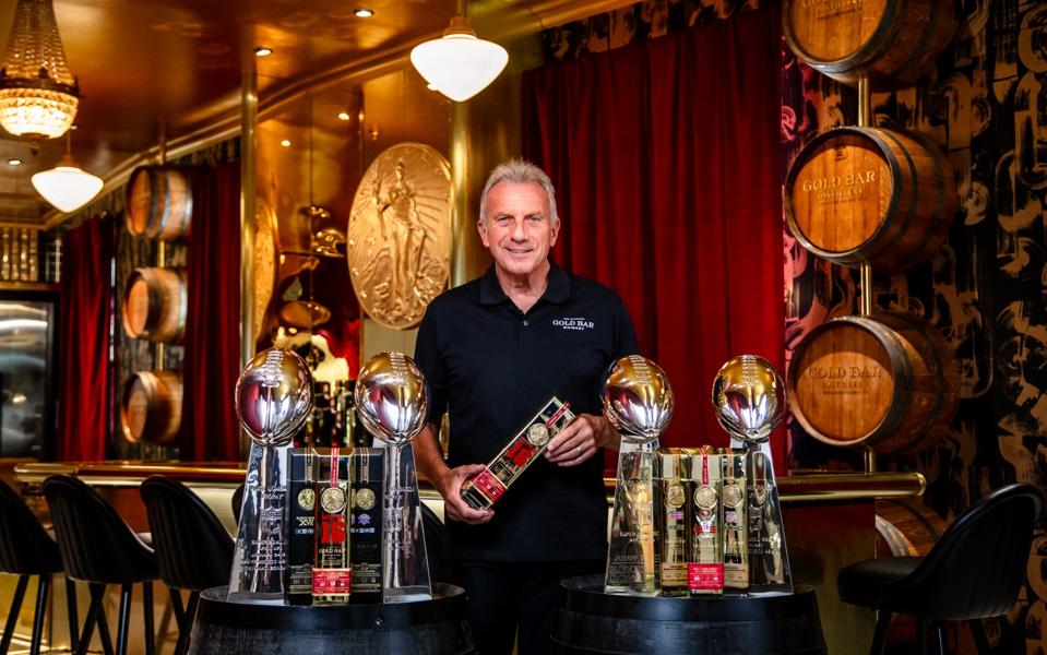 49ers great Joe Montana has entered the whiskey business.