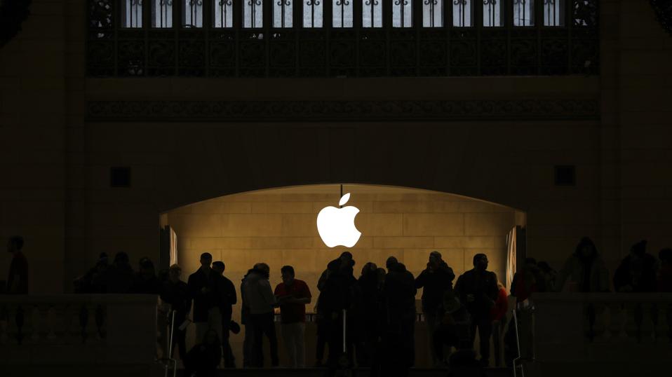 Apple's Warning On Revenue Forecast Sends Markets Down