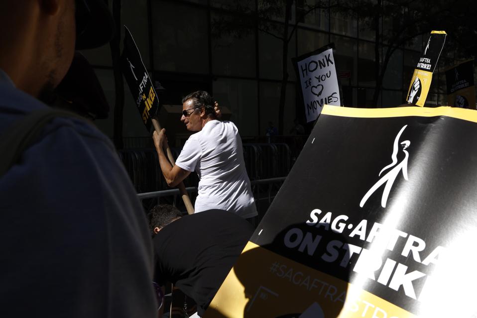 SAG-AFTRA Members Maintain Picket Lines Across New York City During Strike