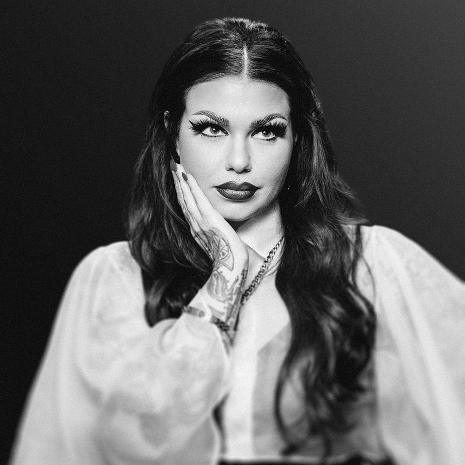 bailey-sarian_by-trent-barboza-removebg