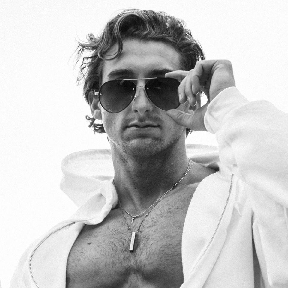 tooturnttony-no-credit